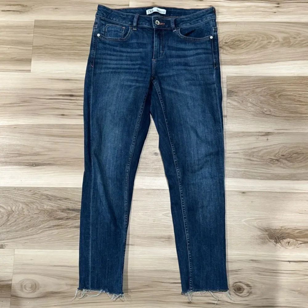Zara Dark Blue Raw Hem Skinny Jeans Women’s 6
